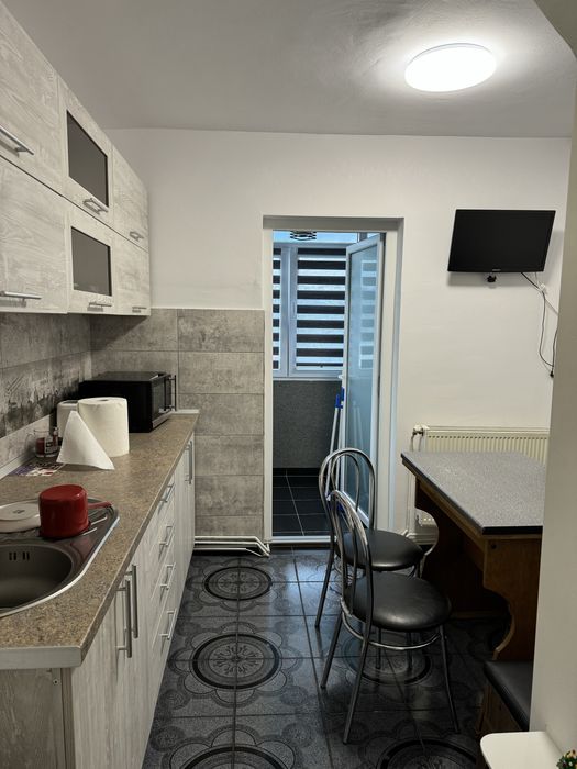 Inchiriez apartament