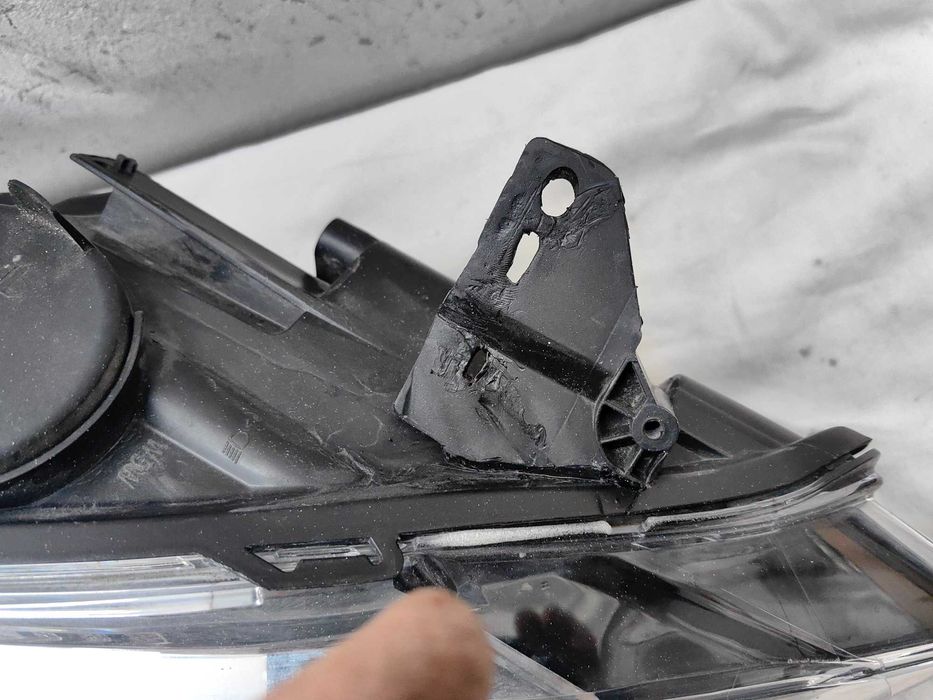 Оригинални  фарове  Рено Клио  Renault Clio