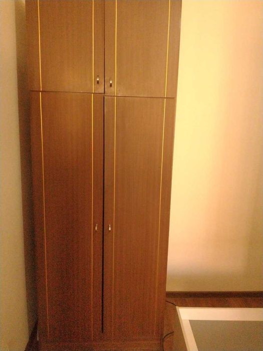 продаю кровать и стенку