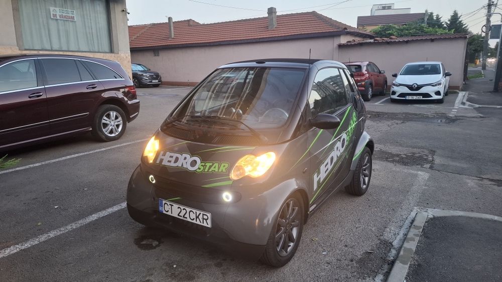 Vand sau schimb cu 4x4 cu carlig smart Four Two automat cabrio