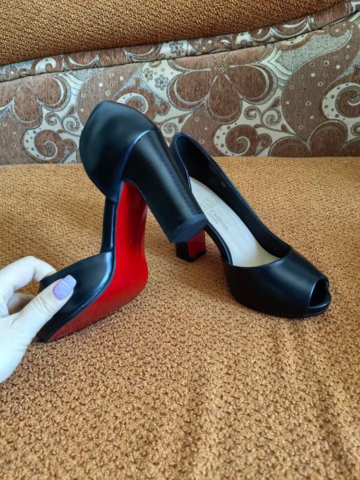 Продам новые туфли