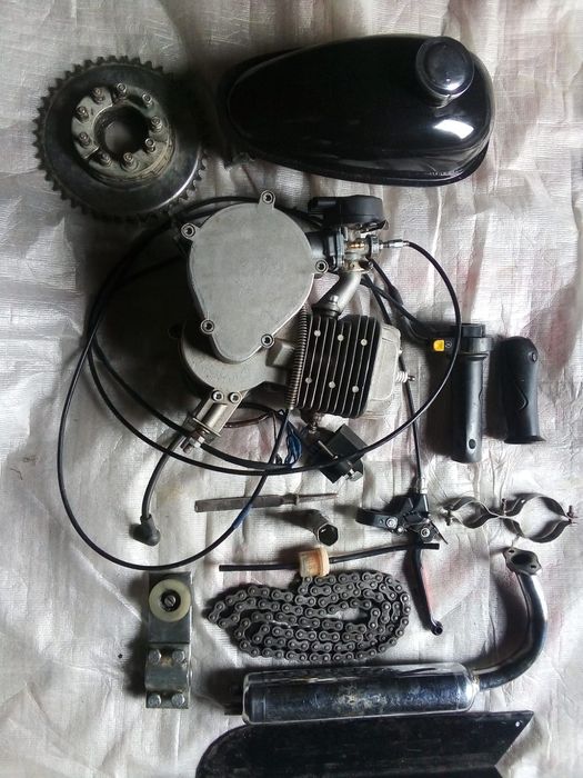 Бензиновый веломотор