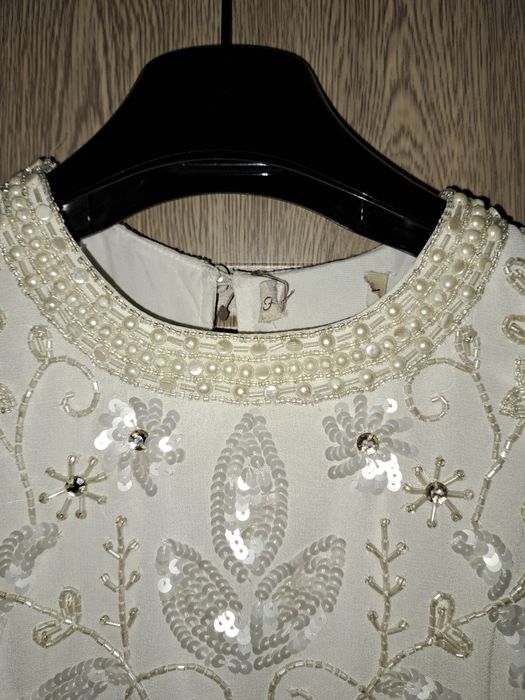 Rochie eleganta alba midi cu aplicatii