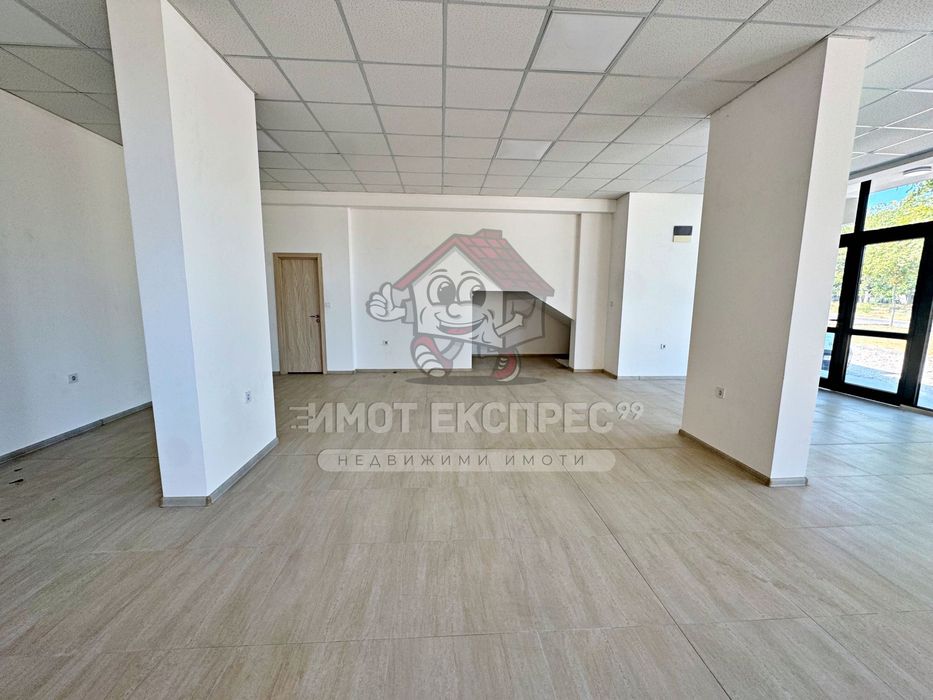 Дава се под наем Магазин в Асеновград - 91 кв.м за 408 € - Снимка #1