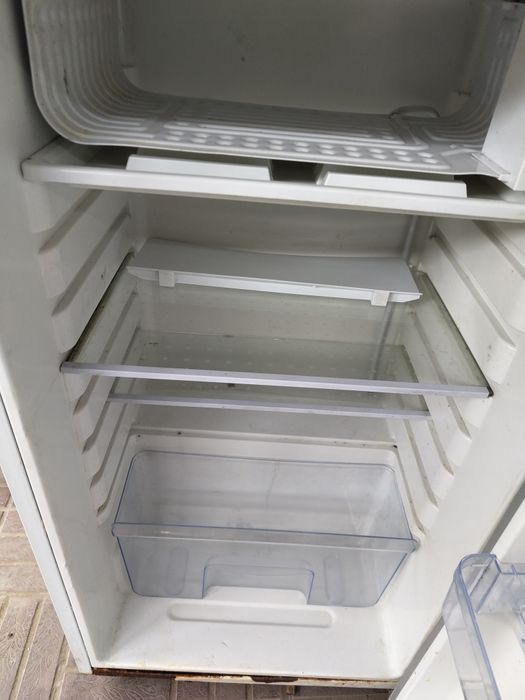 Холодильник компактный, удобный