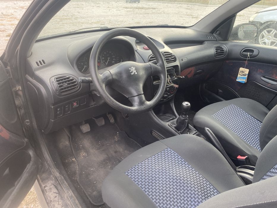 Пежо 206 1.4 бензин на части