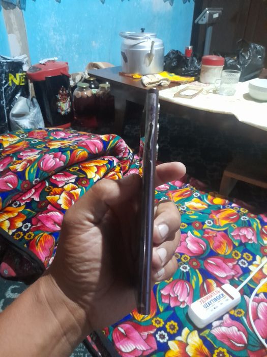 Galaxy s 22 ultra sotiladi.