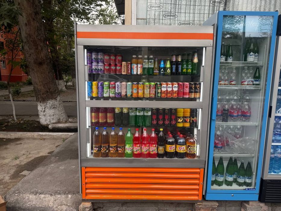 Витрина холодильник.