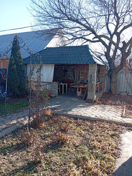 Продам дом . Кирпичный