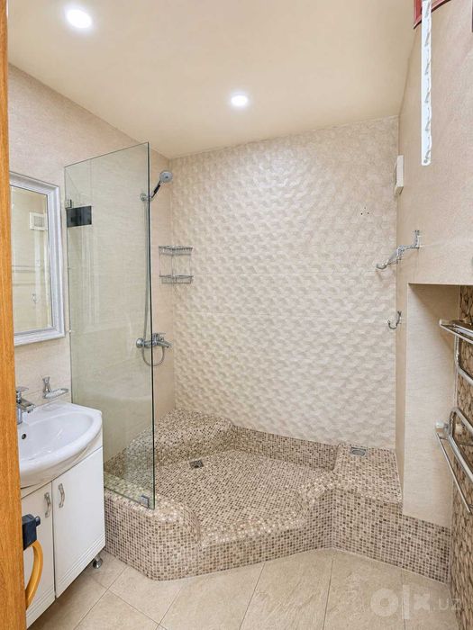 Гунча, Беруний кўчаси - катта квартира (100 M²) без маклера, метро ёни