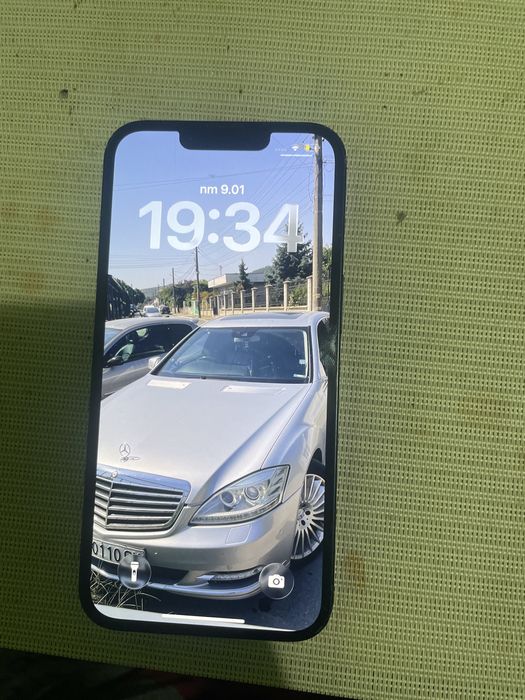 IPhone 13 на части