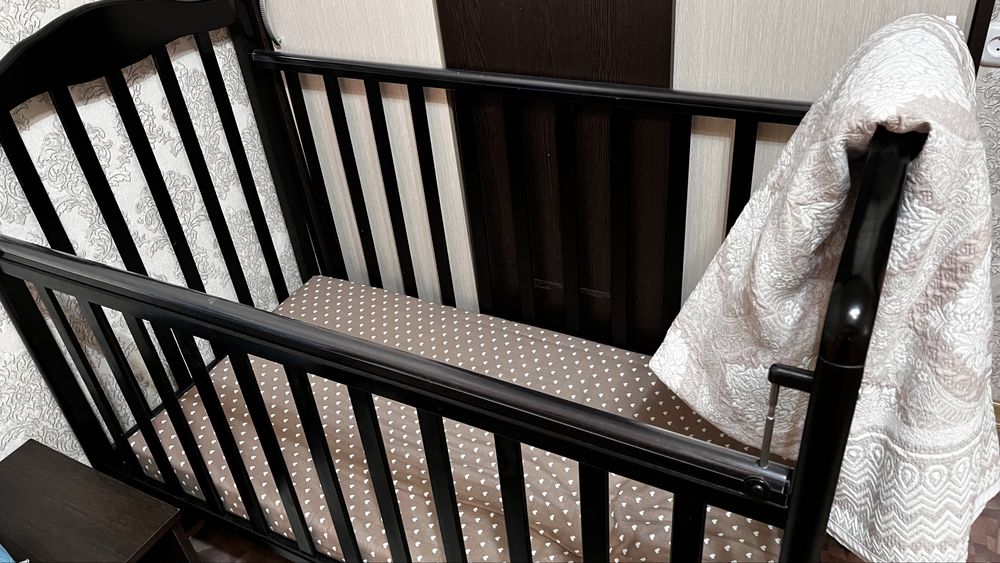 Кроватка детская с матрасом