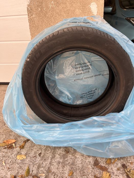 Летни гуми Michelin 205/55 R17 95V dot 2219 два бр.