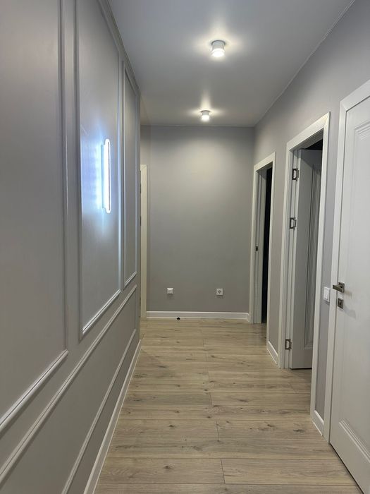 Девушку на подселение