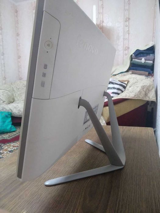 Моноблок Lenovo C440