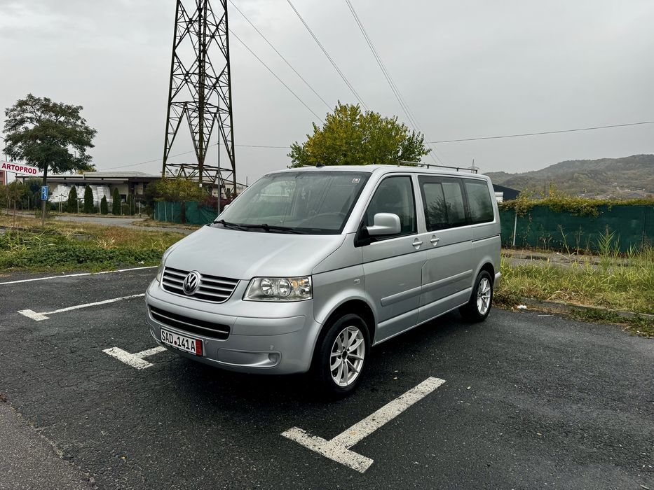 VOLKSWAGEN Multivan