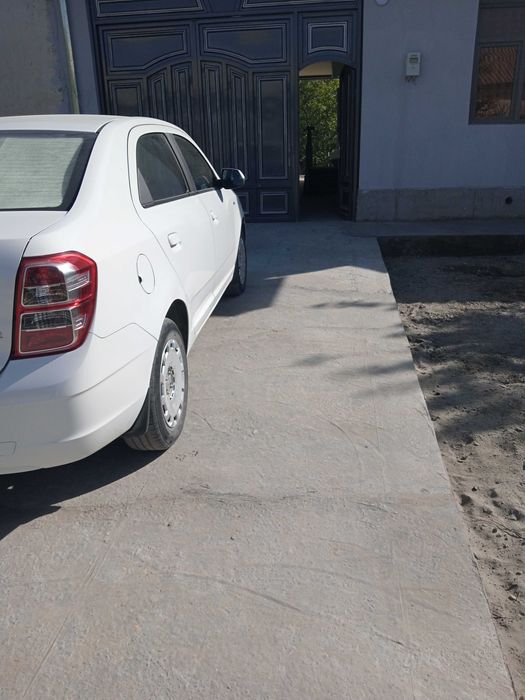 Янги ховли сотилади