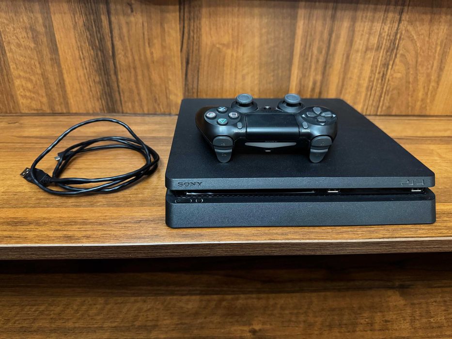 Sony PlayStation 4 Slim 1TB + 2 геймпада + игры