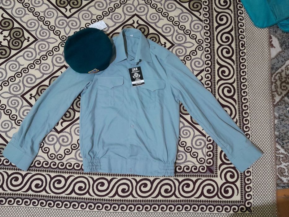 Военная рубашка и шапка