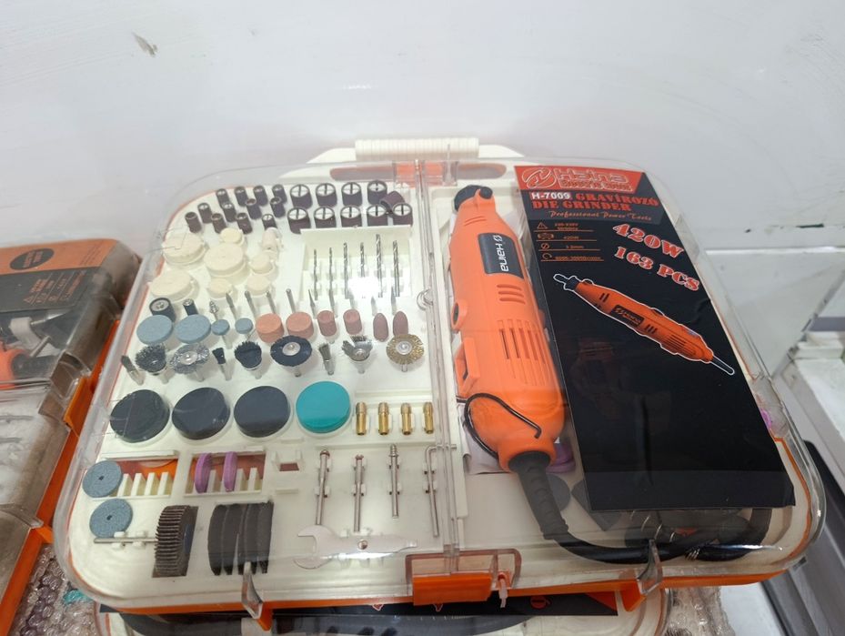 Бор Машина гравер