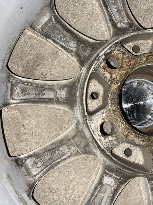 Продам диски на бмв или камри 30