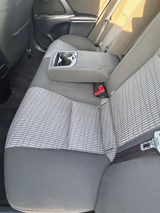 vand toyota avensis diesel