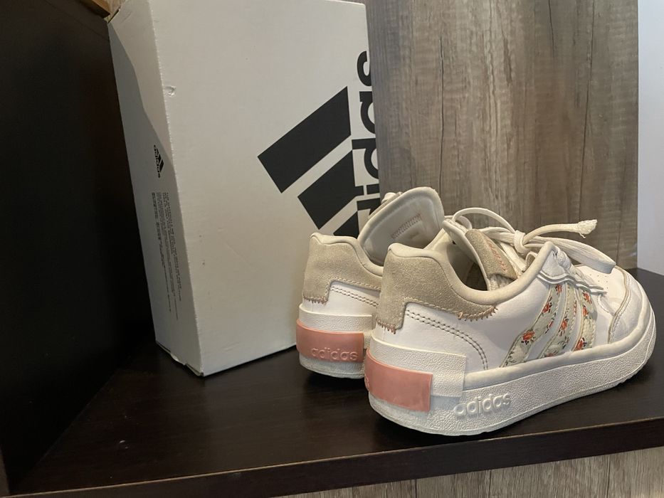 Адидас маратонки