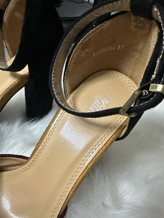 Pantofi cu toc gros din piele naturala