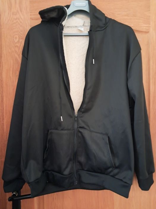 Ватиран мъжки суичър с качулка