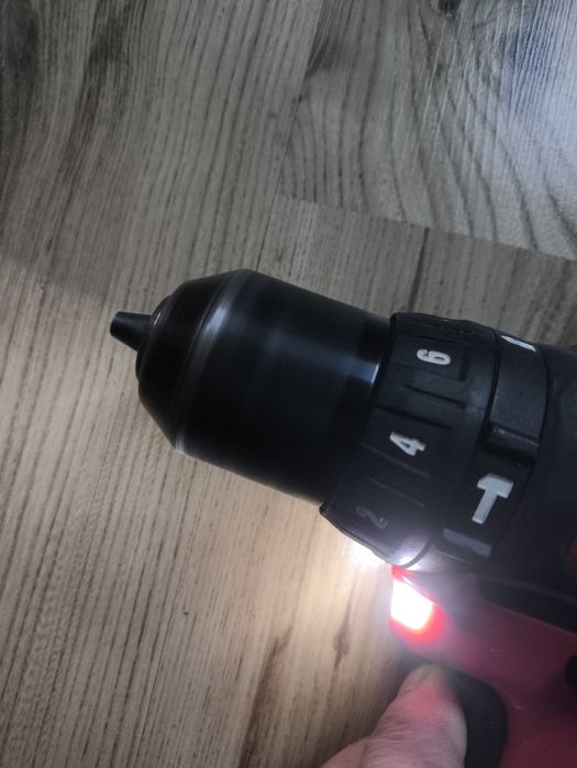 Винтоверт Milwaukee m12 bpd и батерия Milwaukee m12b2