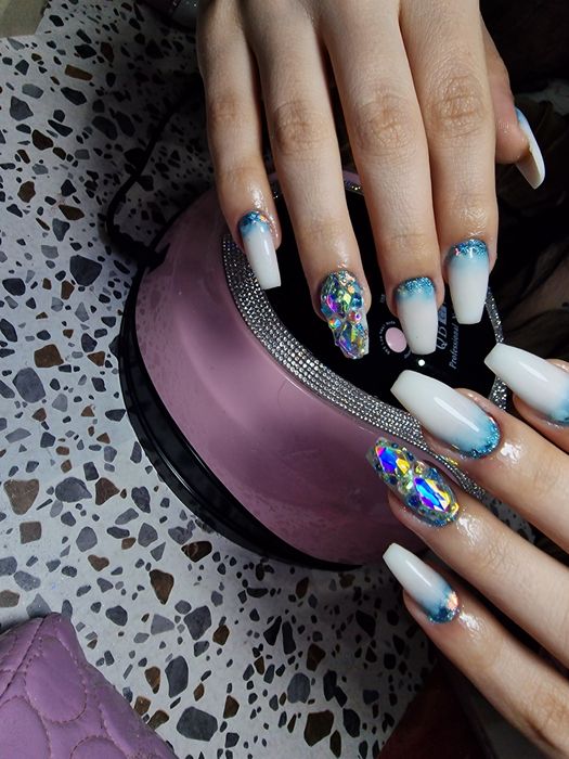 Unghii cu gel zona Balada