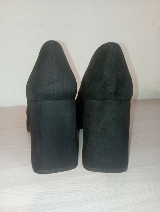 Продам женские туфли 39 размера
