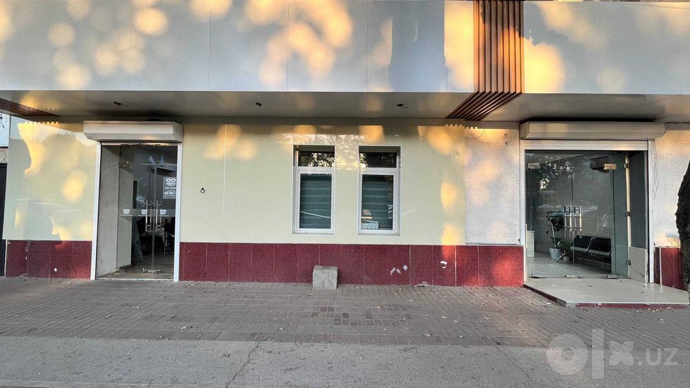 Аренда! Помещения вдоль дороги! Бадамзар метро 90+90 м2!