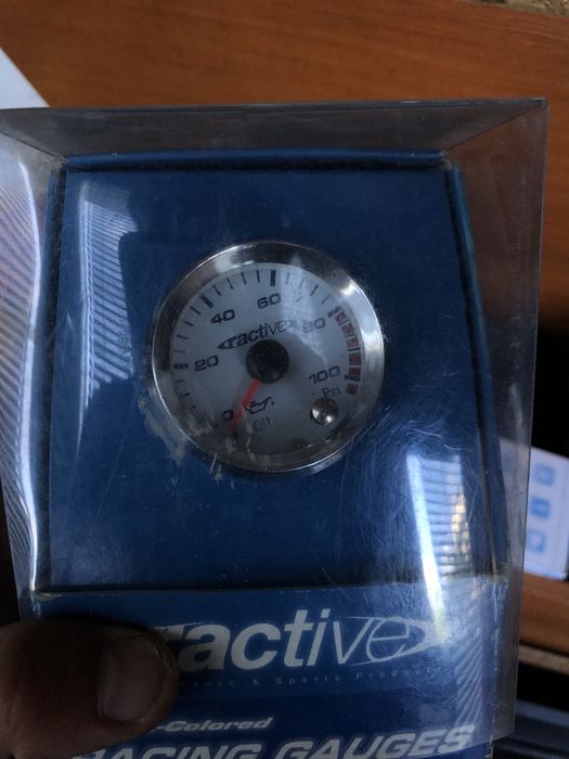 Уред за измерване на налягането на маслото