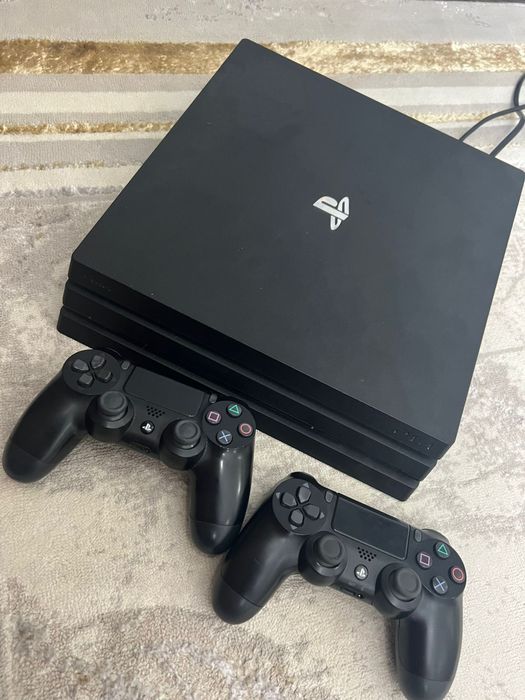 Срочно продам Play station 4 pro
