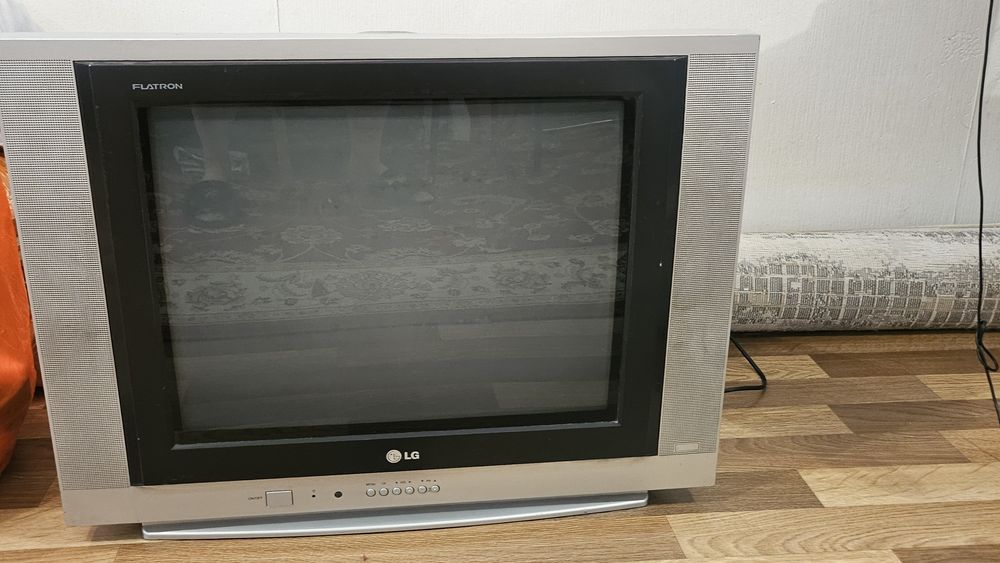 Телевизор LG рабочий