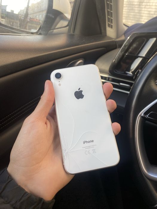 Продам Айфон Хр 64гб