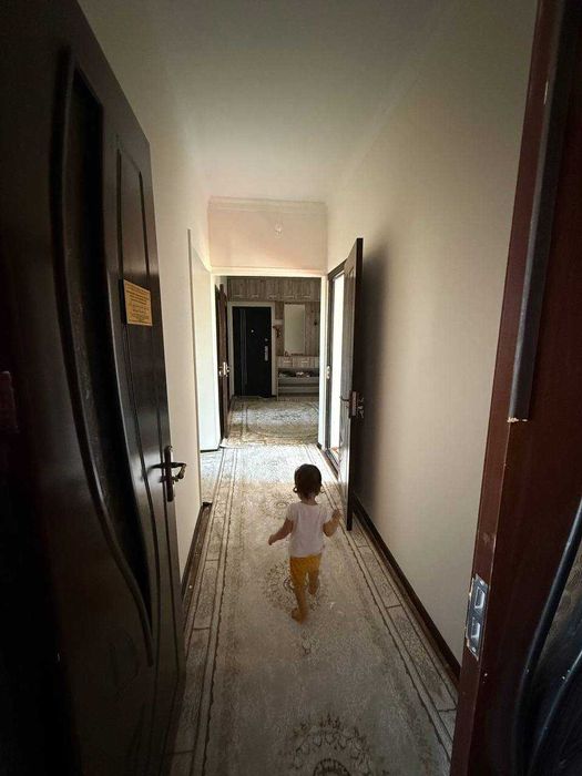 Kvartira sotiladi 4 xonaliy