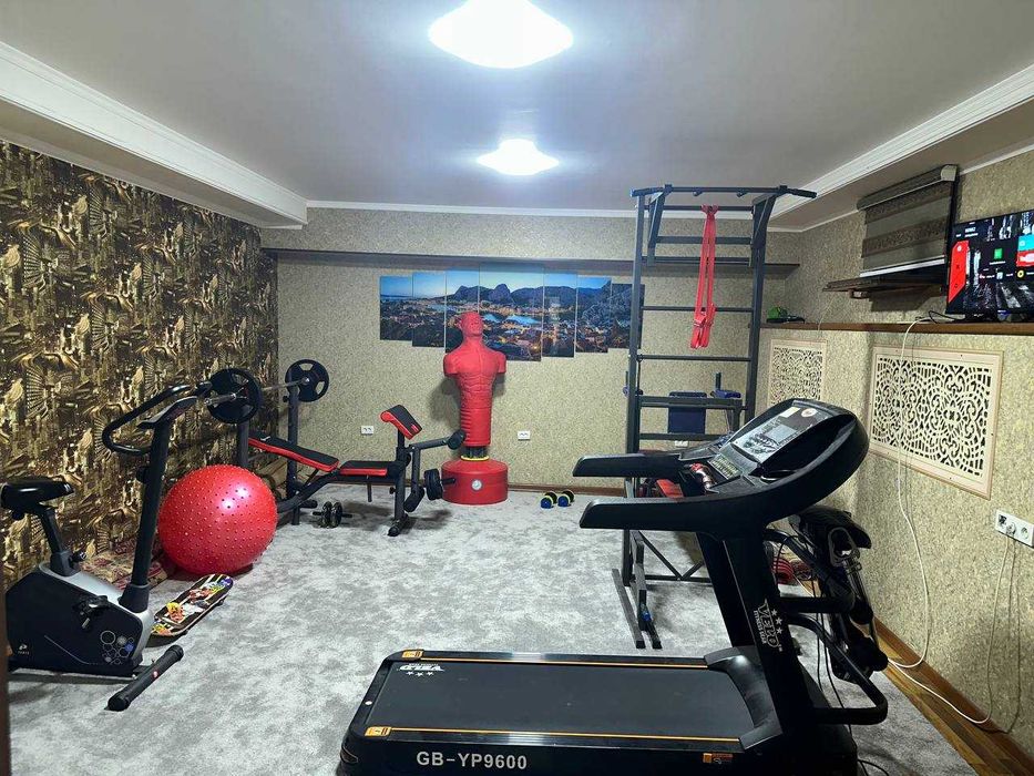 Продается квартира в массиве Хадра (80 + 170 кв.м.).