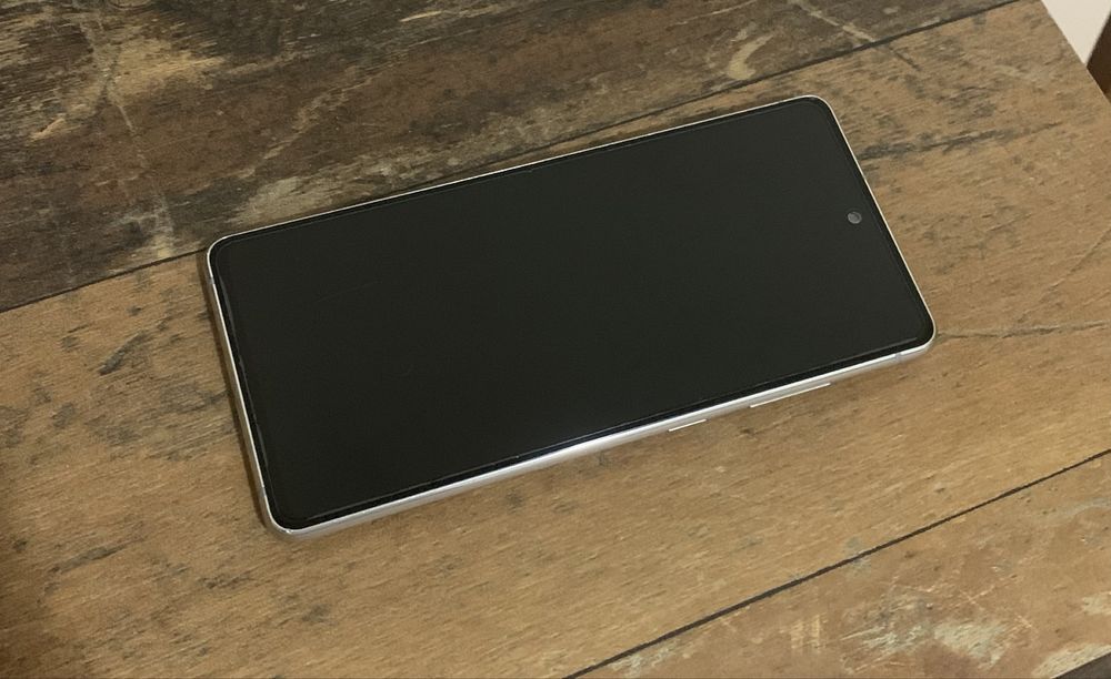 Samsung Galaxy S20 FE 5G c протектор и гръб
