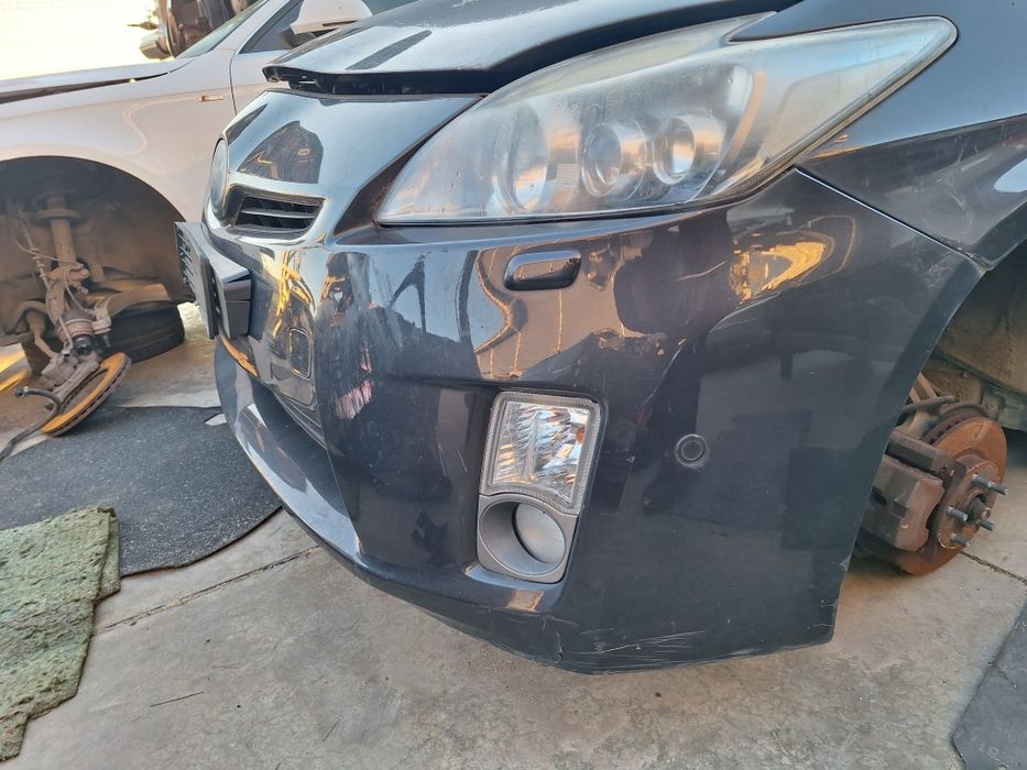 Предна броня с парктроници Toyota Prius / Тойота Приус 2012г.