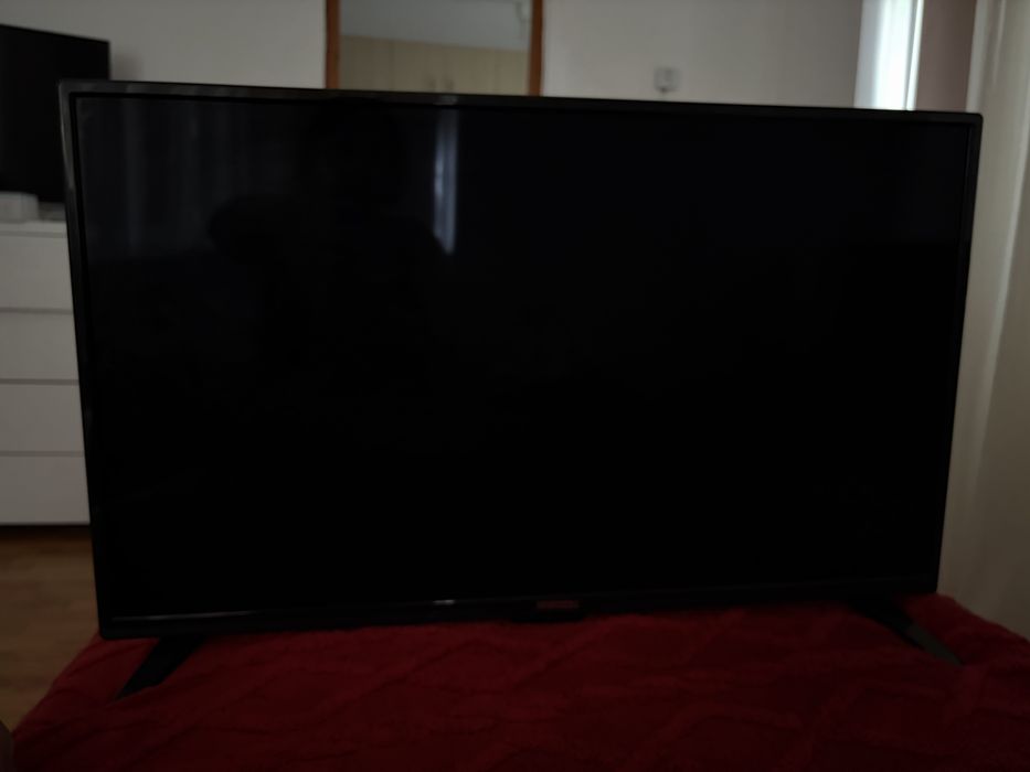 Vand televizor HORIZON  32” LED cu telecomanda