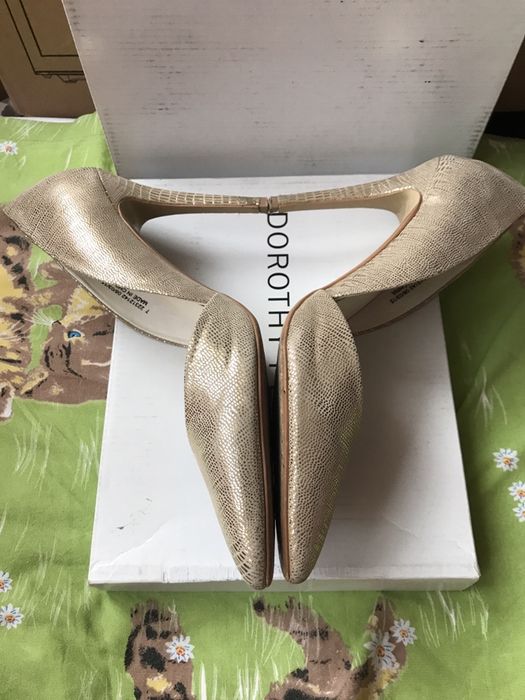 Официални златисти обувки Dorothy Perkins размер7