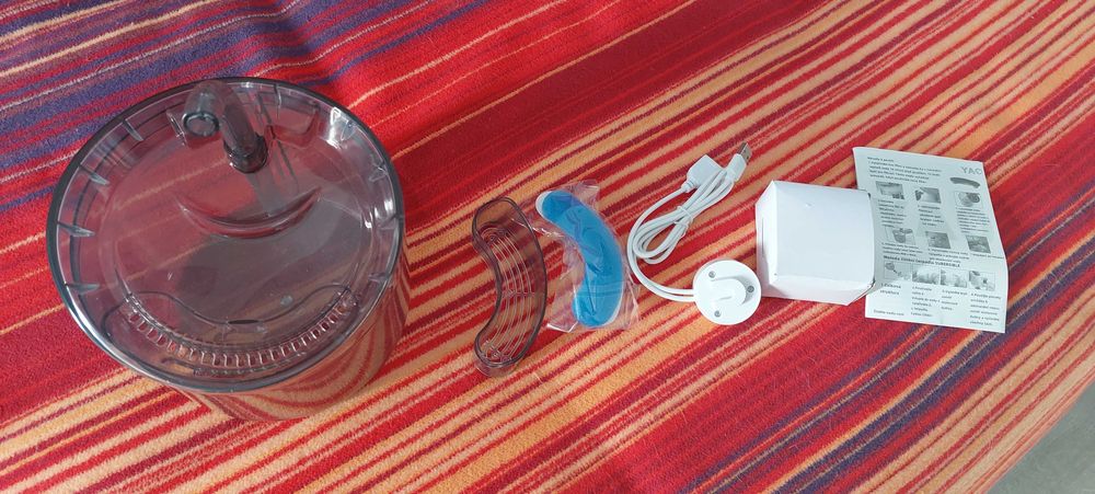 Поилка для кошек автоматическая