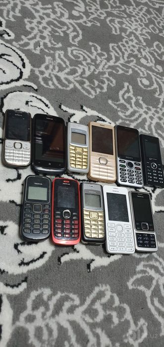 Telefonlar sotiladi