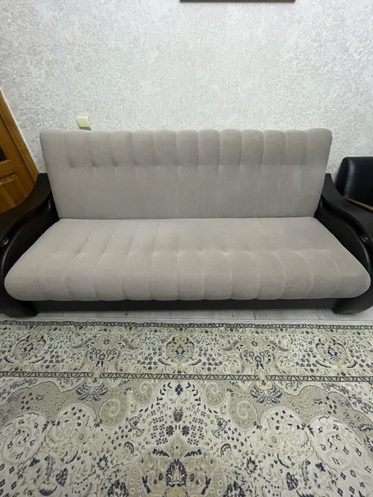Продается для гостиной ( диван)