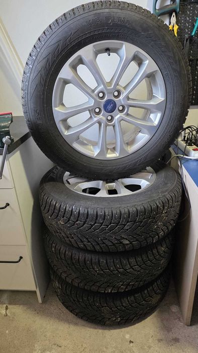 Set Roti Ford Kuga cu jante originale pe 17, anvelope Nokian iarna 2022, valve cu senzori de presiune originali