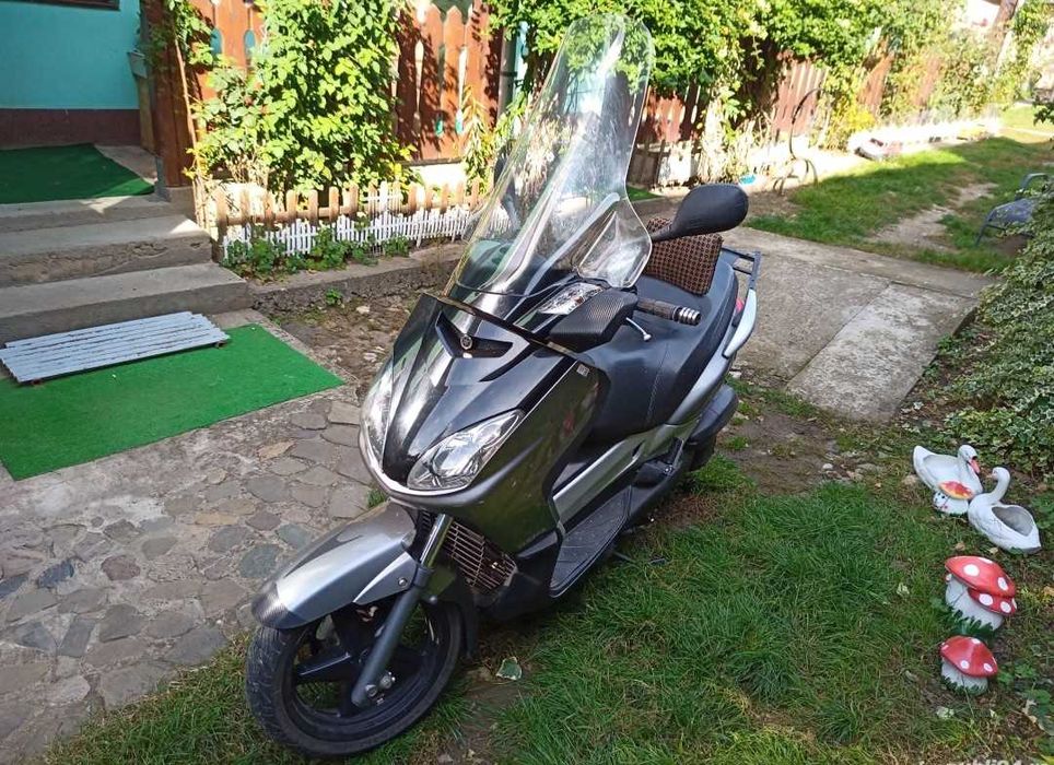 Scuter Yamaha Xmax 250 an 2008.