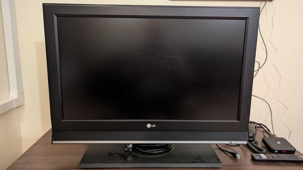 LG 32" HD Ready LCD телевизор – работещ