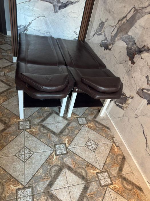 Продам кушетки 4 штуки